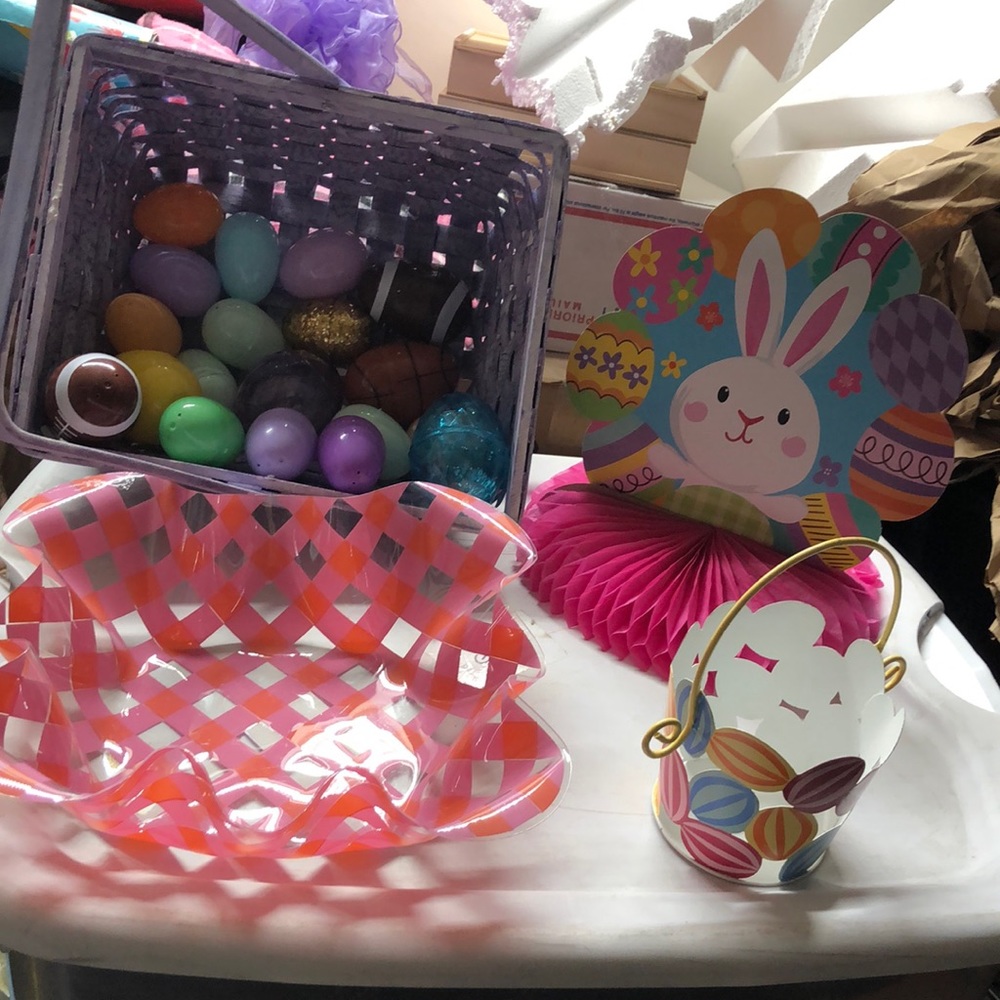 Bundle of Easter decorations